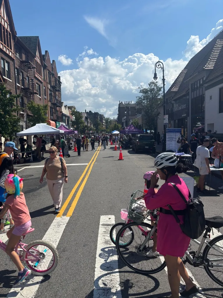 austin day: 71st ave facing east